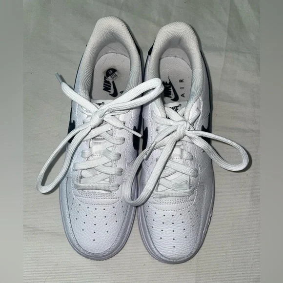 Nike Air Force 1 - Picture 2 of 8